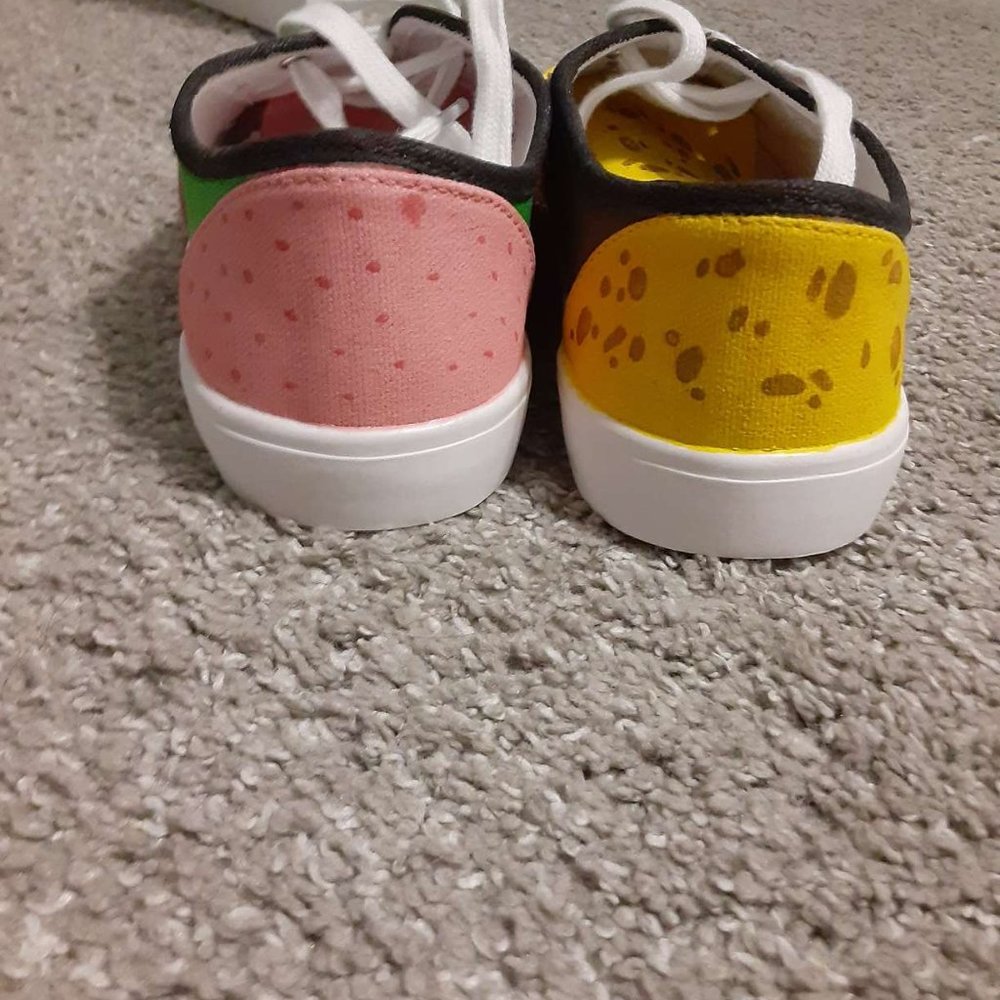 Hand-painted Spongebob + Patrick Canvas Shoes - Picture 2 of 5